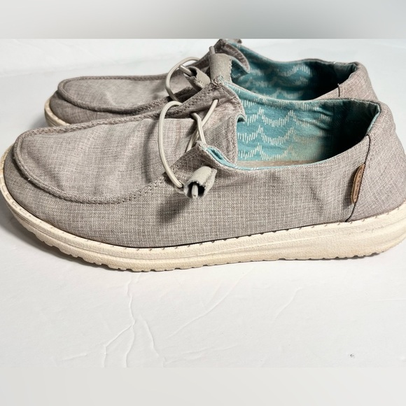 Hey Dude Shoes Wendy Chambray Beige Casual Slip Ons Womens Size 7 - Picture 7 of 9